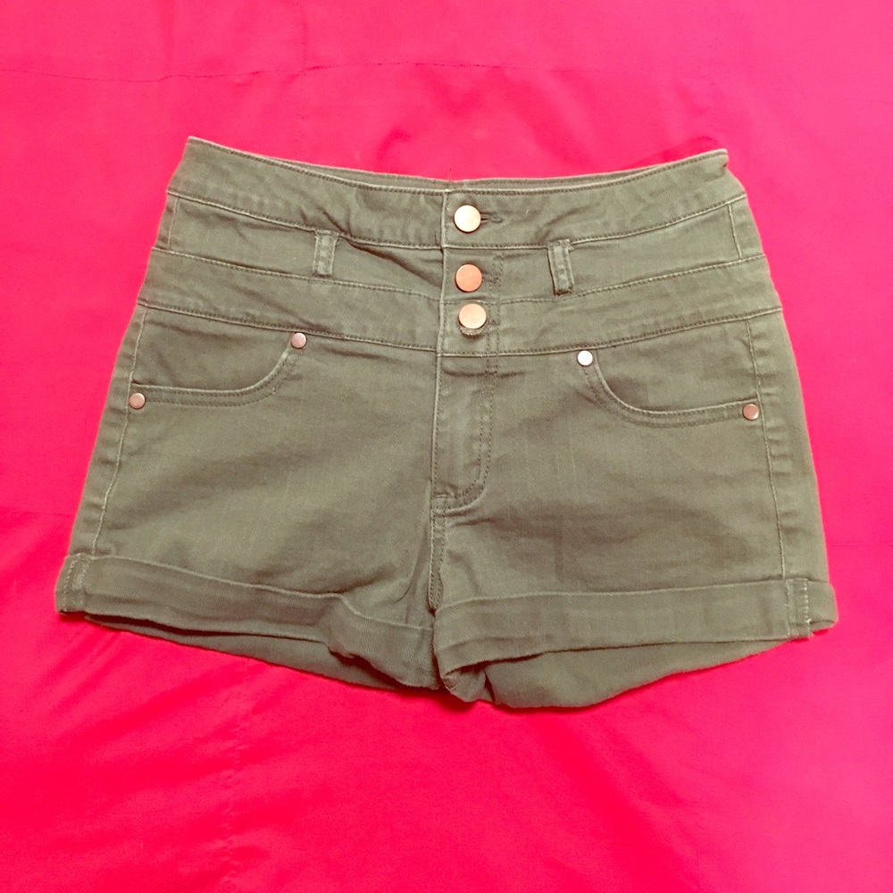 HIGH WAISTED shorts in Green